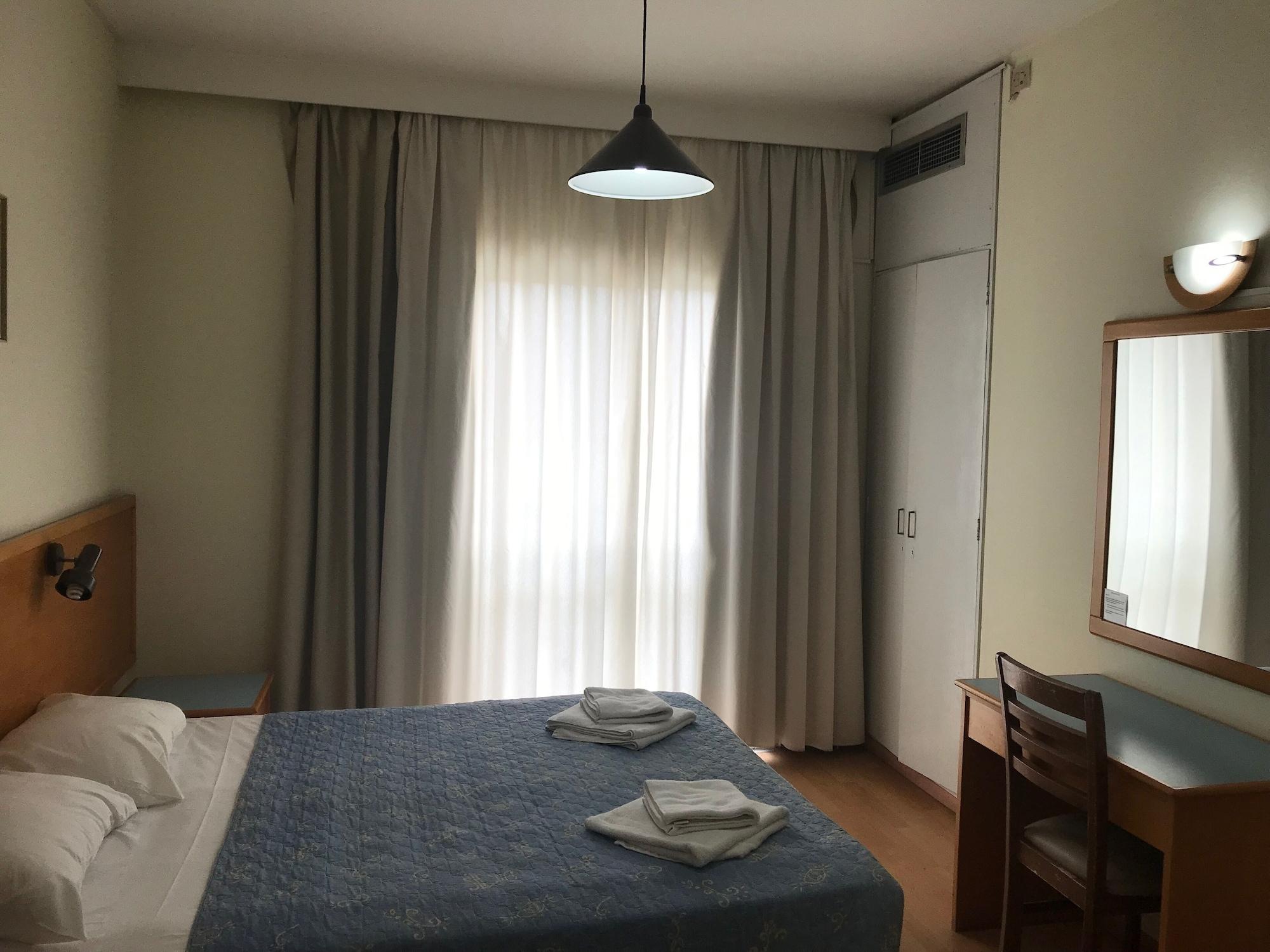 Daphne Hotel Apartments (Adults Only) Paphos Extérieur photo