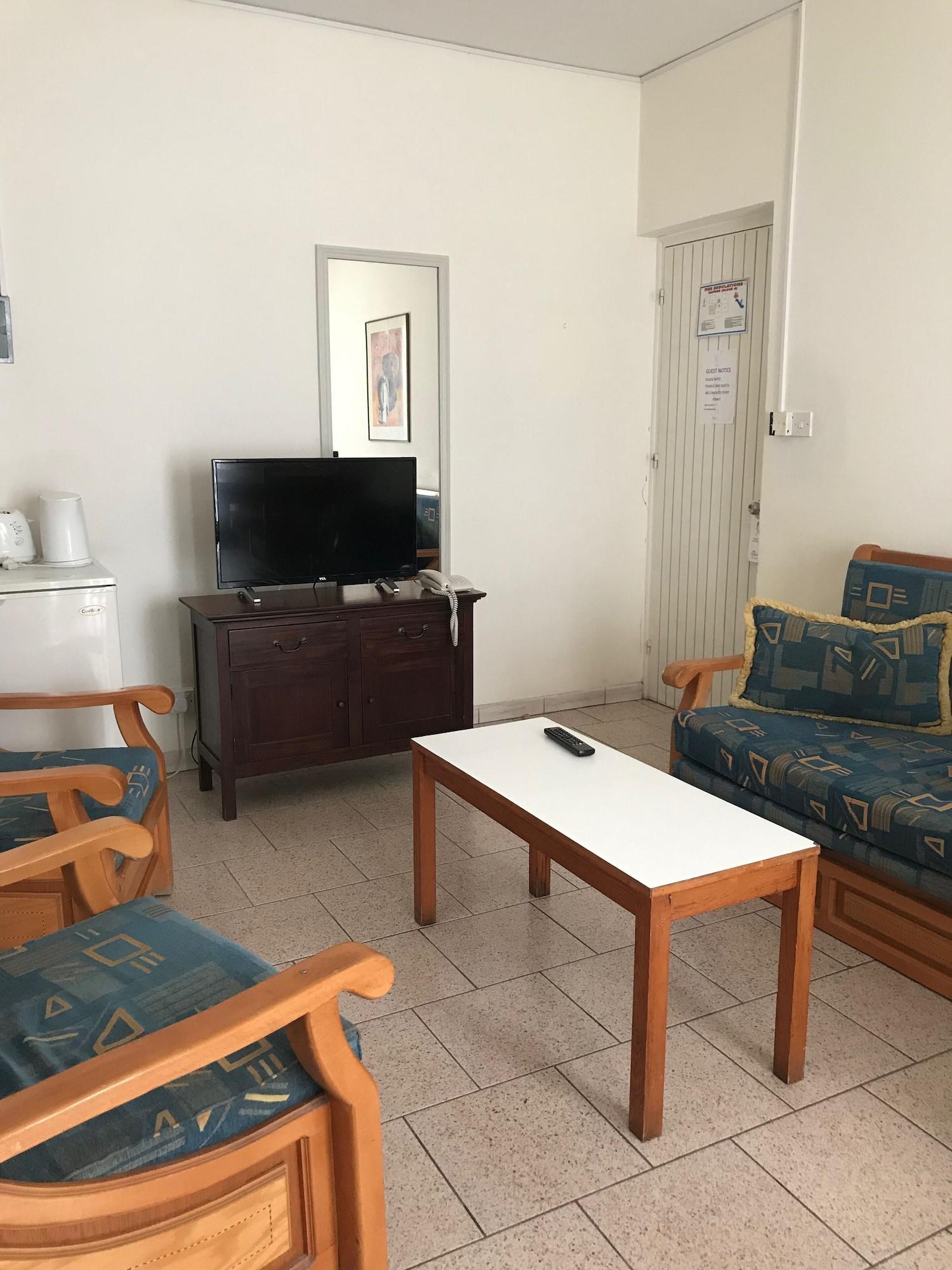 Daphne Hotel Apartments (Adults Only) Paphos Extérieur photo
