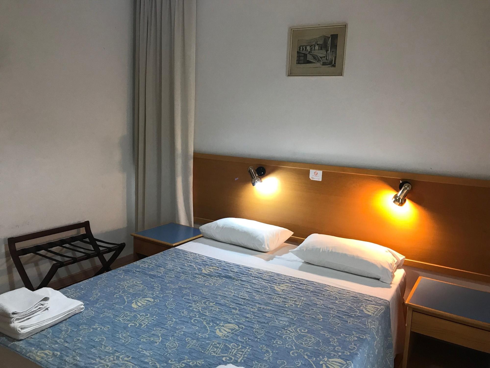 Daphne Hotel Apartments (Adults Only) Paphos Extérieur photo