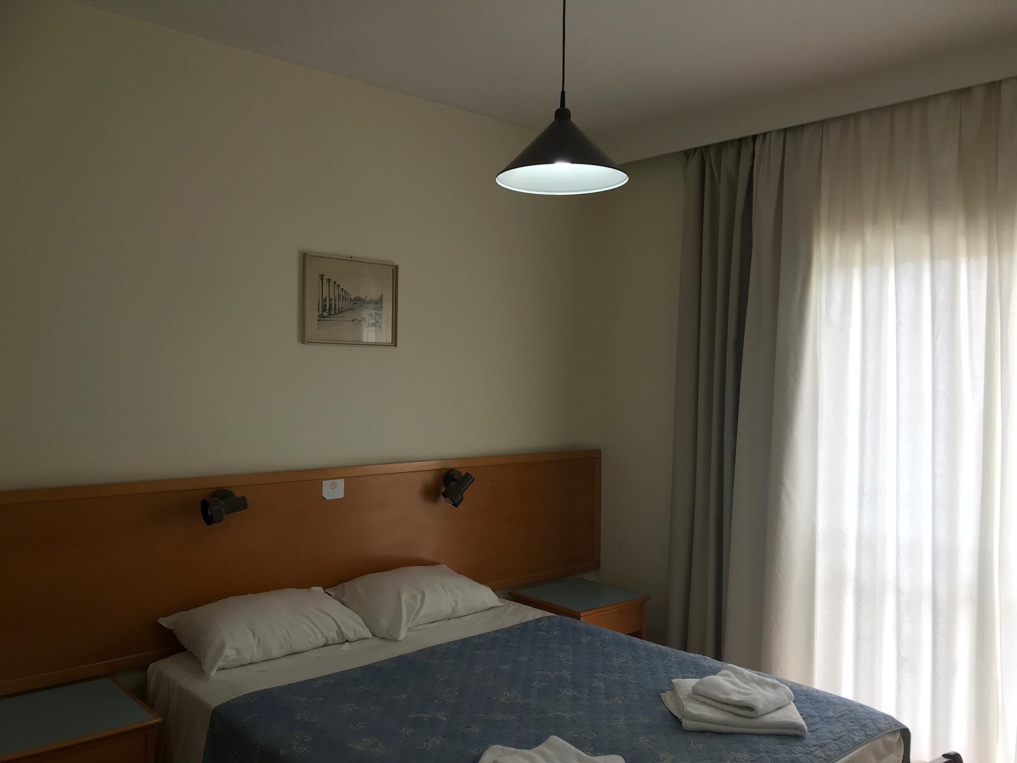Daphne Hotel Apartments (Adults Only) Paphos Extérieur photo