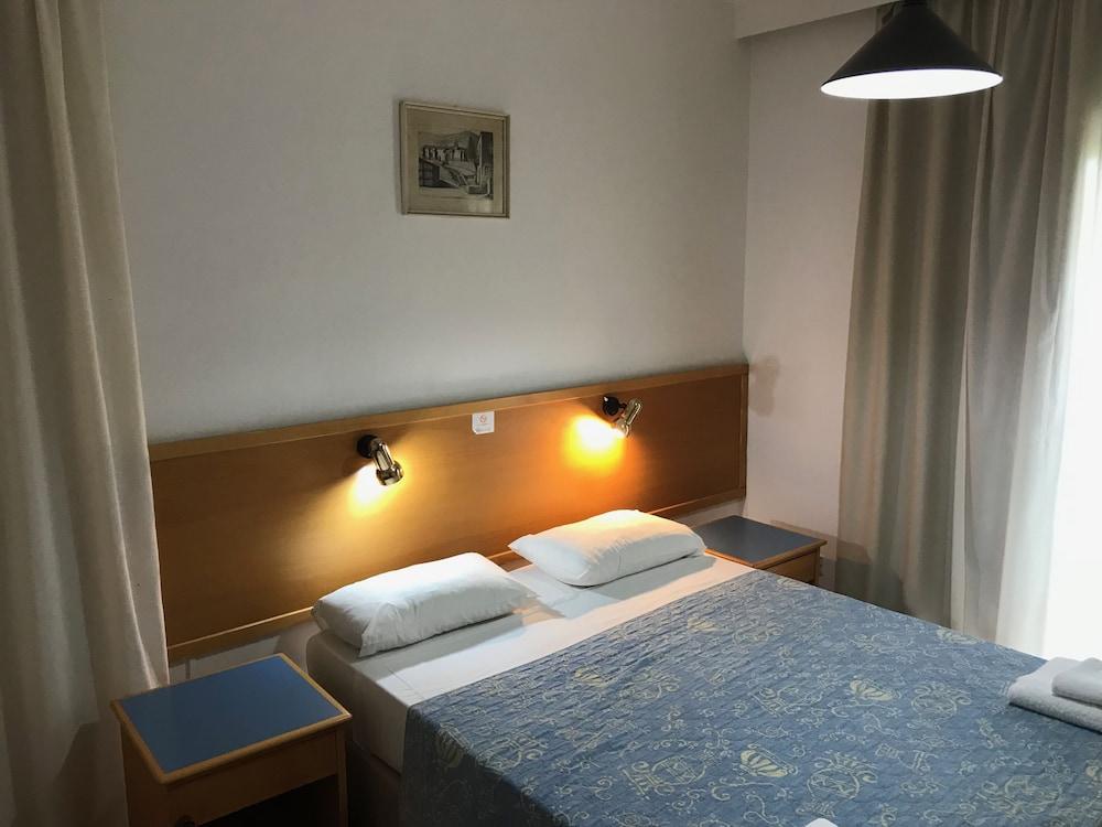 Daphne Hotel Apartments (Adults Only) Paphos Extérieur photo