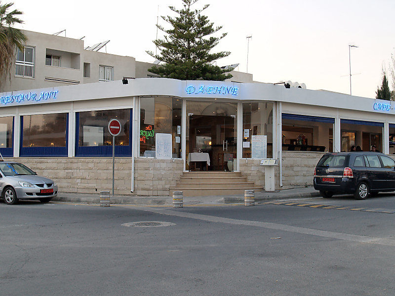 Daphne Hotel Apartments (Adults Only) Paphos Extérieur photo
