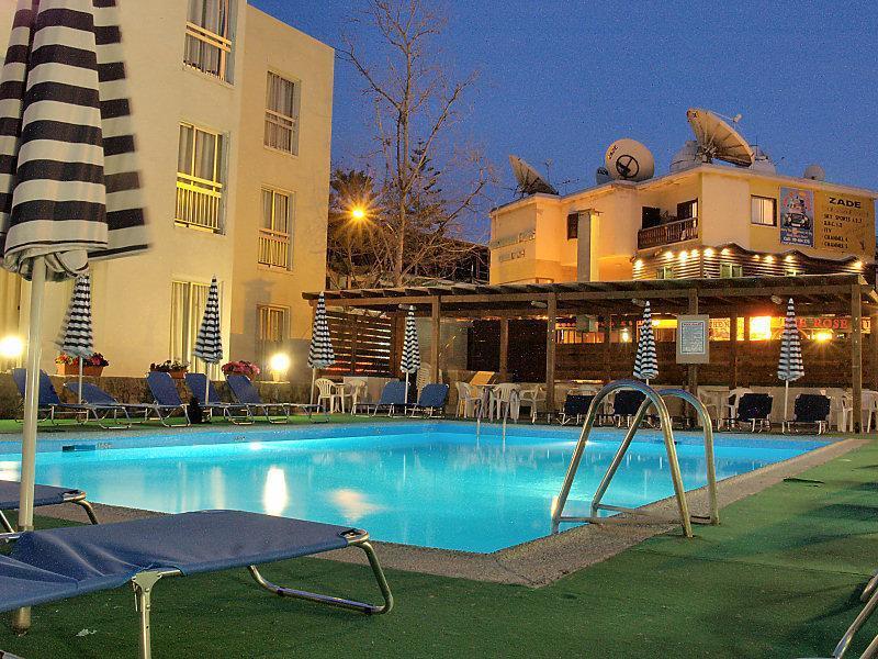 Daphne Hotel Apartments (Adults Only) Paphos Extérieur photo