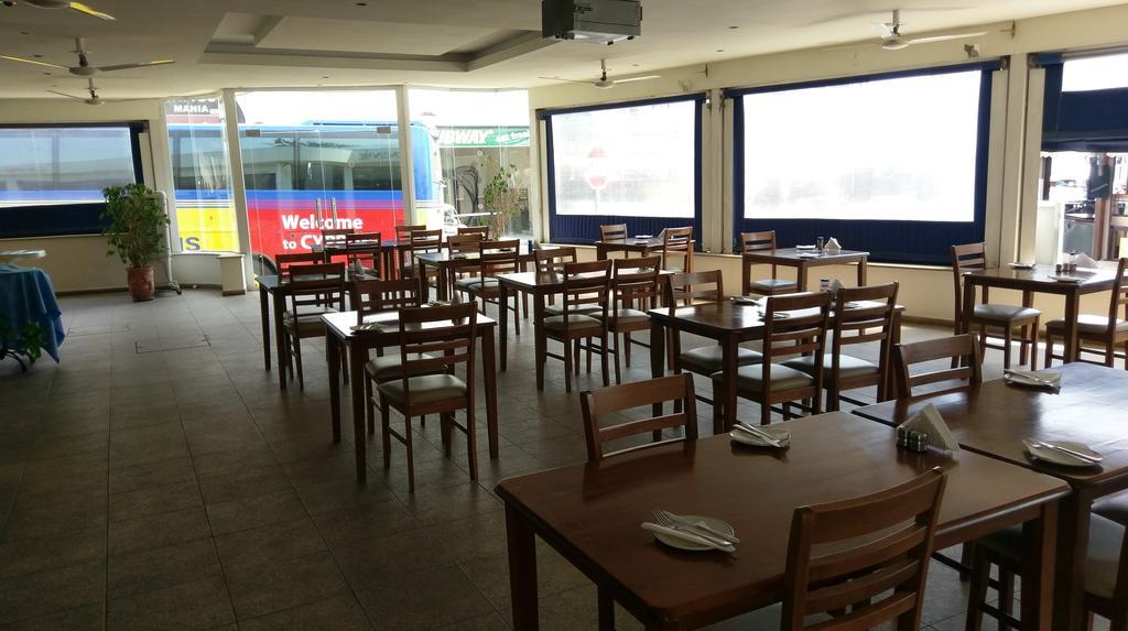 Daphne Hotel Apartments (Adults Only) Paphos Extérieur photo