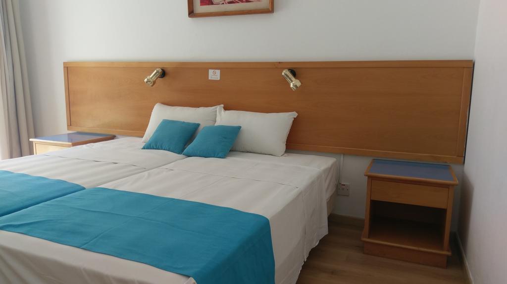 Daphne Hotel Apartments (Adults Only) Paphos Extérieur photo