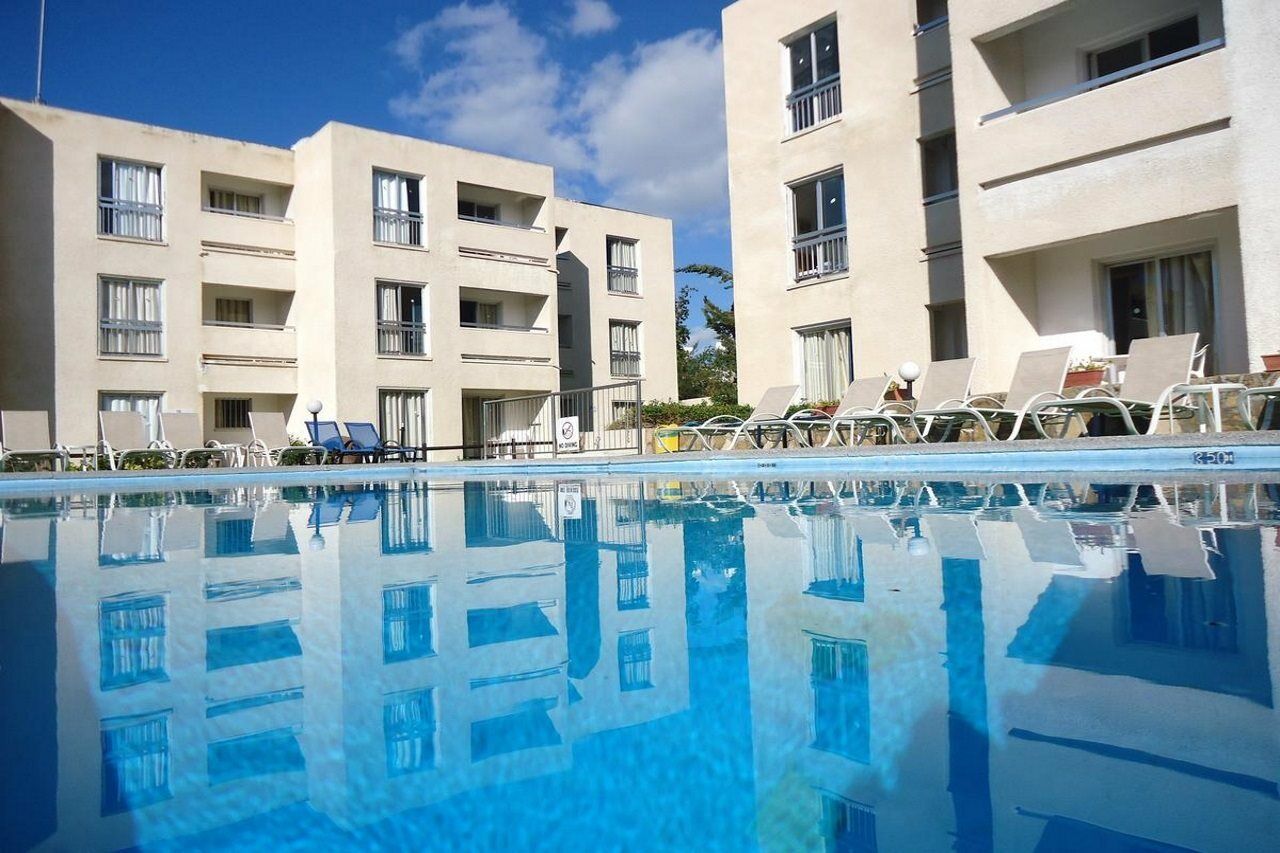Daphne Hotel Apartments (Adults Only) Paphos Extérieur photo